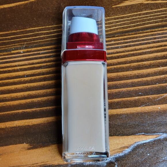 REVLON AGE DEFYING 3X Liquid Foundation SPF 20 - 30 SOFT BEIGE✨️NEW✨️ - Picture 7 of 8